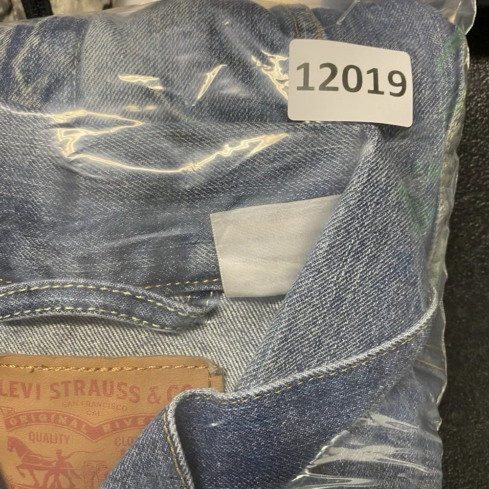 Levis item levis